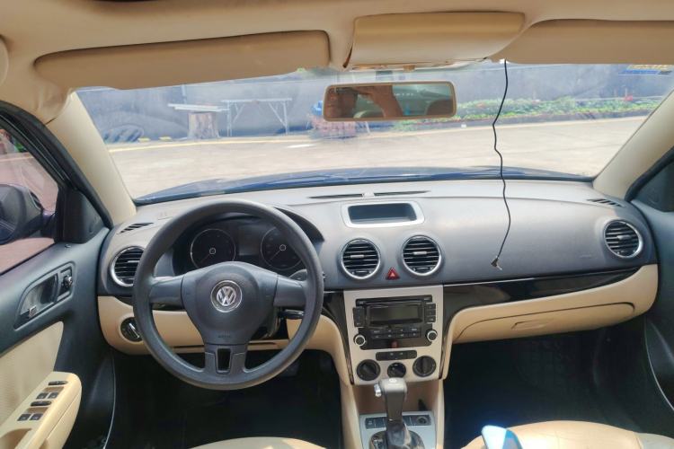 Used Volkswagen Lavida 2011 1.6L Automatic PinYou Edition Center Console