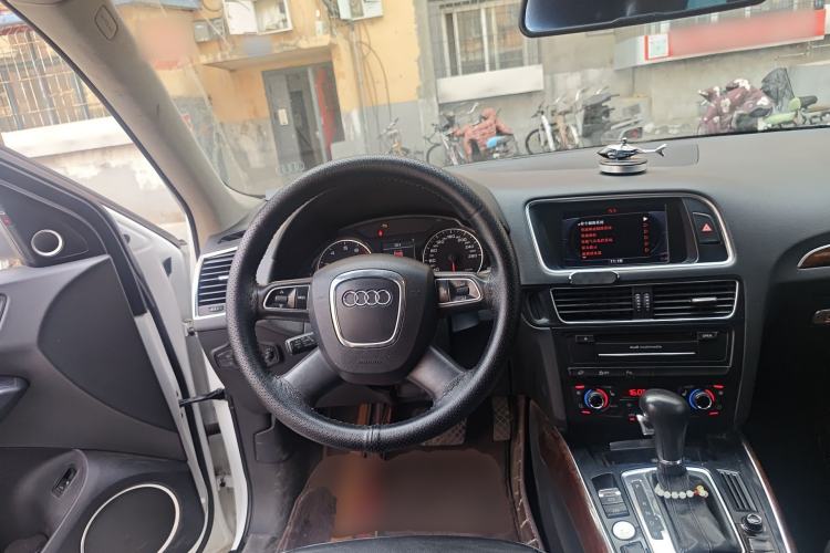 Used Audi Q5 2011 2.0TFSI Comfort Version Steering Wheel