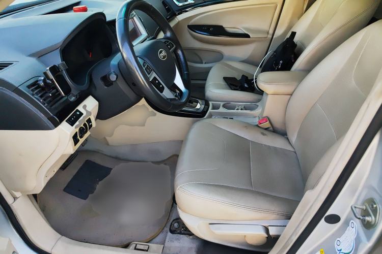 Used BYD Surui 2012 1.5TID Automatic Luxury Version Left Front Seat