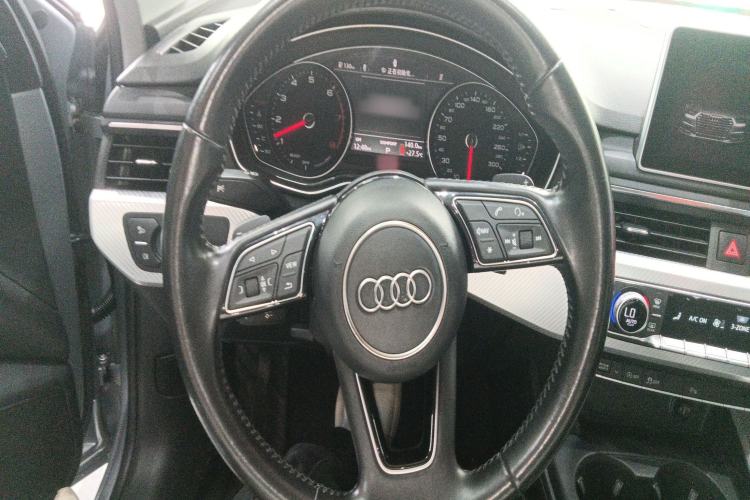 Used Audi A4L 2017 40 TFSI Fashion Model Steering Wheel
