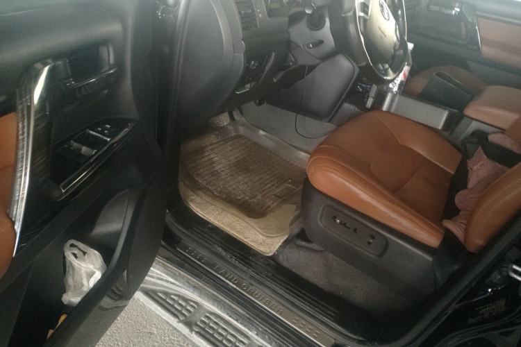 Used Toyota Land Cruiser 