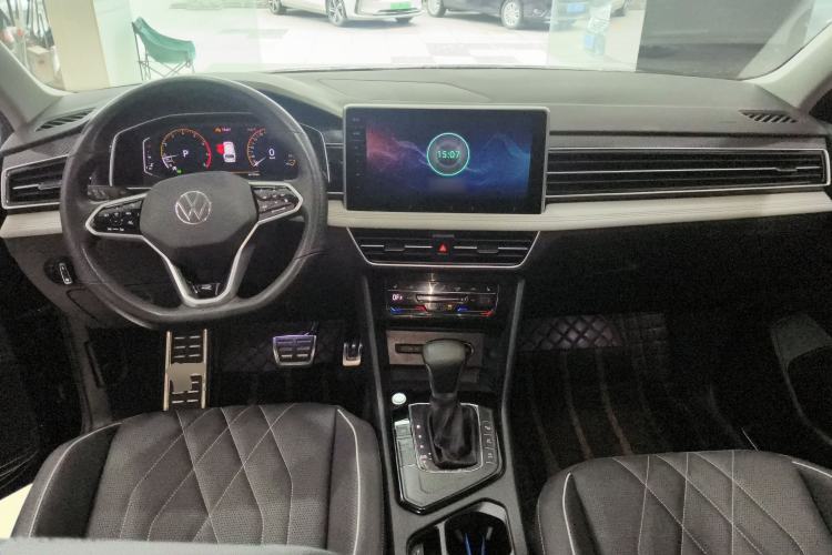 Used Volkswagen Tiguan L 2023 330TSI Automatic Two-Wheel Drive R-Line Enjoyment Edition Center Console