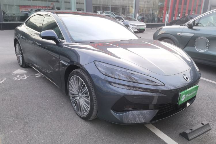 Used Denza Z9 2024 1100 km All-Wheel-Drive Ultra Version
