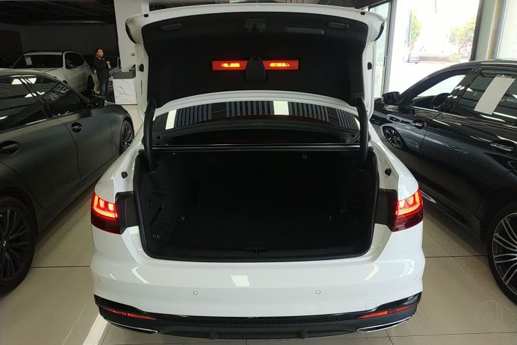 Used Audi A4L 2022 40 TFSI Luxury Dynamic Model