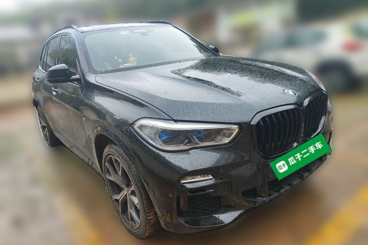 Used BMW X5 2021 xDrive40i Luxury Model with M Sport Package Front Right 45 Deg