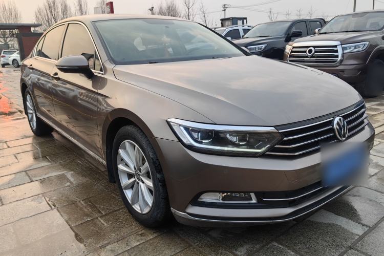 Used Volkswagen Magotan 2017 330TSI DSG Leading Model
