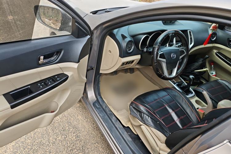 Used CHANGAN Eado 2014 1.6L Manual Luxury Model Driver Seat