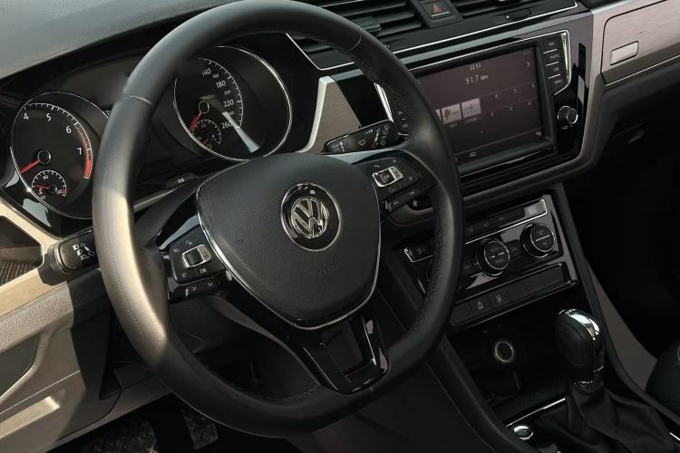 Used Volkswagen Touran 2018 Volkswagen Touran L 280TSI DSG Comfort Edition 7-seater