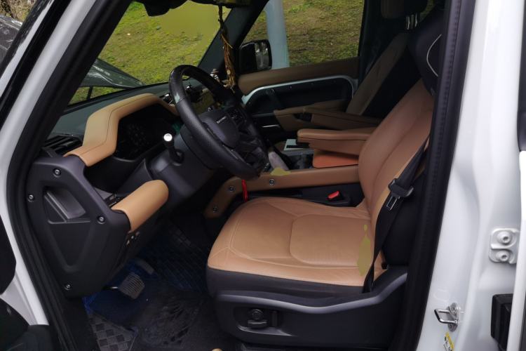 Used Land Rover Defender 2025 110 3.0T P400 – Dynamic HSE
