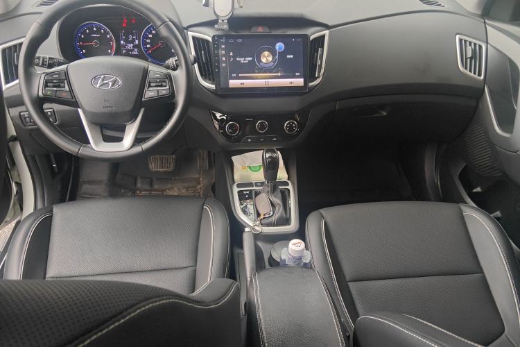 Used Hyundai ix25 2017 1.6L Automatic Smart Version Center Console