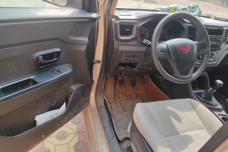 Used Wuling Hongguang V 2022 1.5L Jingqu Edition Electric-Assist LAR