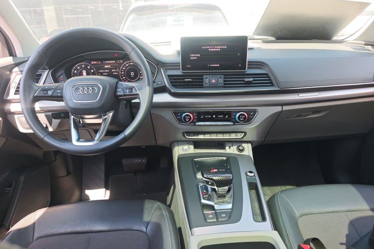 Used Audi Q5L 2018 45 TFSI Prestige Fashion Edition China V Emission Standard Center Console