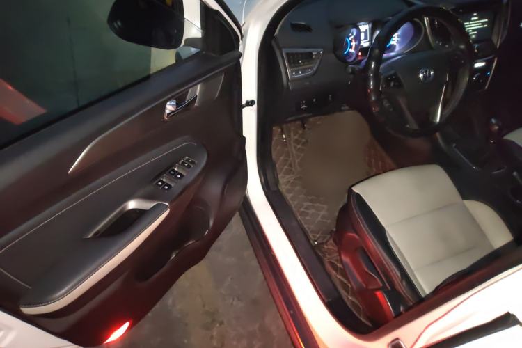 Used CHANGAN CS35 2017 1.6L Manual Luxury Model
