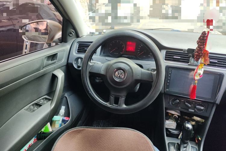 Used Volkswagen Santana 2013 1.6L Automatic Fashion Edition