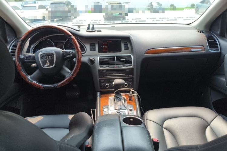 Used Audi Q7 2012 3.0 TDI Leading Model Center Console