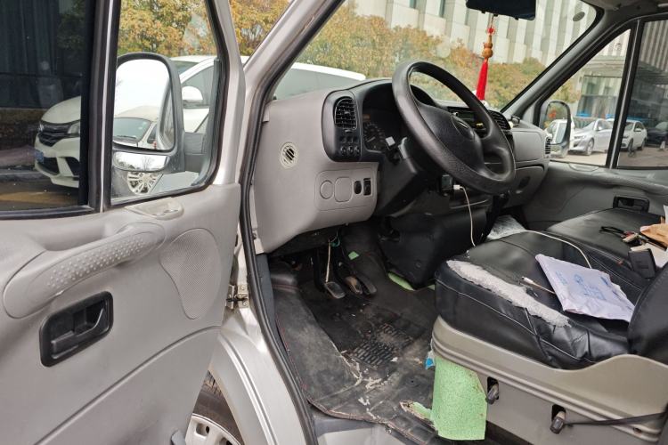 Used Ford Classic Transit 2015 2.8T Diesel Multi-Function Vehicle Short Wheelbase 6-Seater Mid-Roof Edition JX493ZLQ4