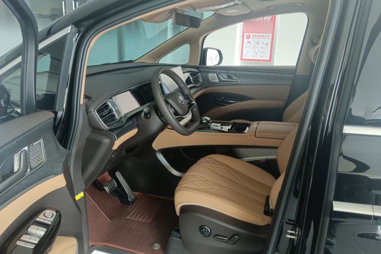 Used Denza D9 2025 Model DM-i Four-Wheel Drive Prestige Edition
