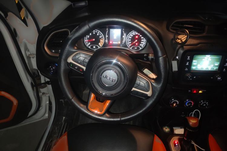 Used Jeep Renegade 2016 1.4T Automatic Jingneng Edition Steering Wheel