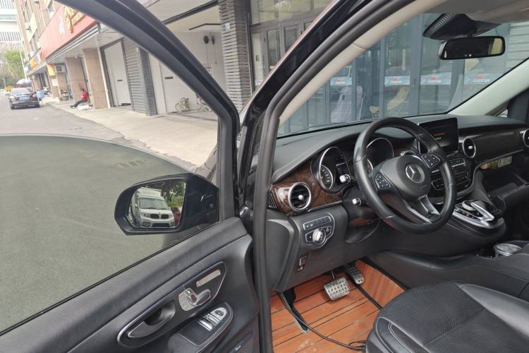 Used Mercedes-Benz V-Class 2018 V 260 Prestige Edition China VI Driver Seat