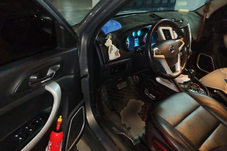 Used Changan CS35 2015 1.6L Automatic Luxury Model China IV Standard
