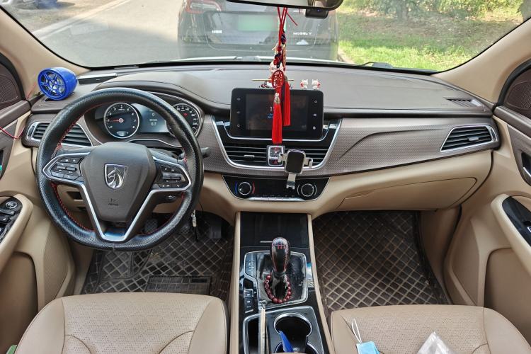 Used Baojun 730 2017 1.5T Manual Style 7 Seats China V