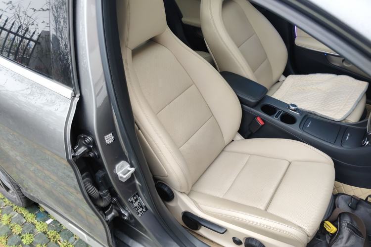 Used Mercedes-Benz GLA 2016 GLA 200 Fashion Model Right Front Seat