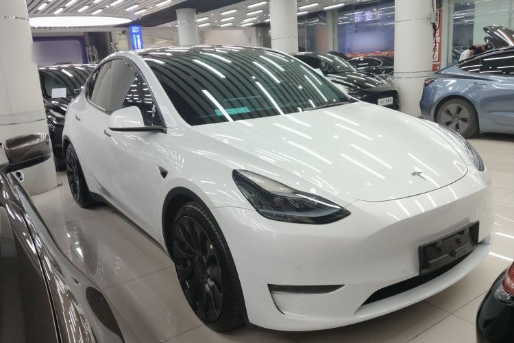Used Tesla Model Y 2022 Performance High-Performance All-Wheel-Drive Version Front Right 45 Deg