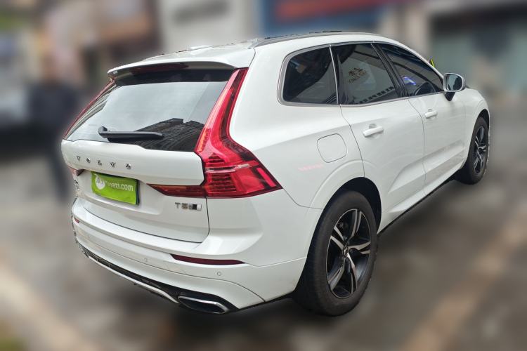 Used Volvo XC60 2019 T5 4x4 Smart & Dynamic Sport Edition China VI Standard