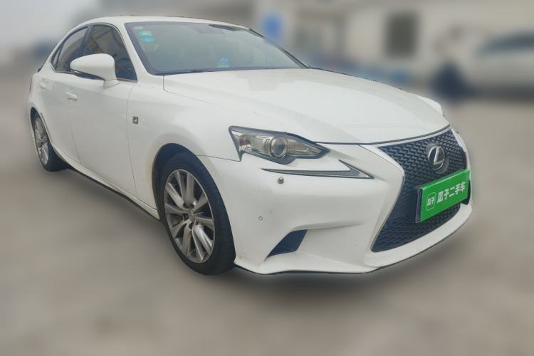 Used Lexus IS 2015 200t F SPORT Front Right 45 Deg