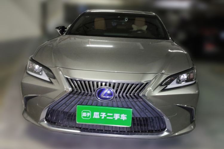 Used Lexus ES 2022 300h Excellence Edition Front