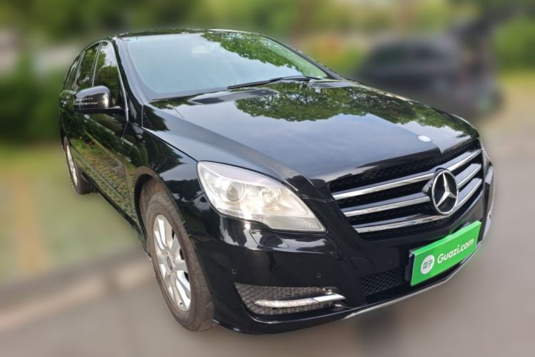 Used Mercedes-Benz R-Class 2017 R 320 4MATIC Business Edition Prestige Model Front Right 45 Deg