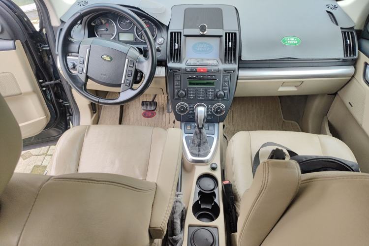 Used Land Rover Freelander 2 2010 3.2 i6 Automatic HSE Gasoline Version Center Console