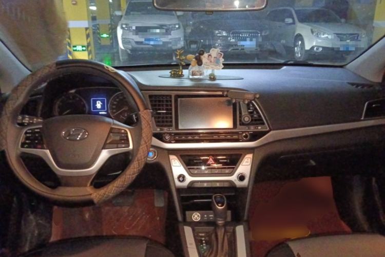 Used Hyundai Elantra (6th Generation / Lingdong) 2016 1.6L Automatic ZhiXuan – Elite Version Center Console