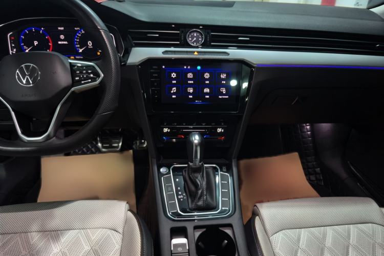 Used Volkswagen Magotan 2023 2 Million Units Limited Edition 330TSI DSG Leading Version Audio And AC Panel