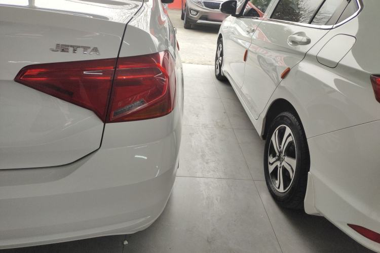 Used Volkswagen Jetta 2017 1.4L Manual Fashion Edition
