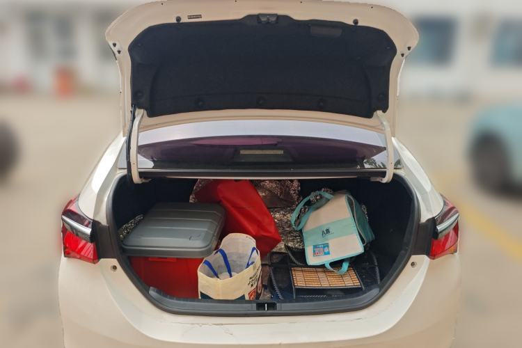 Used Toyota Corolla 2017 Revised Dual-Engine 1.8L E-CVT Leading Edition Trunk