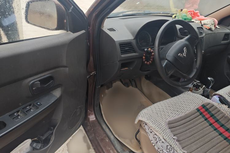 Used Wuling Hongguang 2014 1.5L S Standard Version
