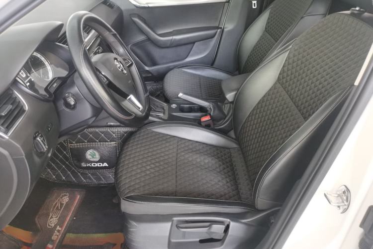 Used Skoda Octavia 2019 1.5L Automatic Smart Drive Luxury Edition China VI Standard Left Front Seat