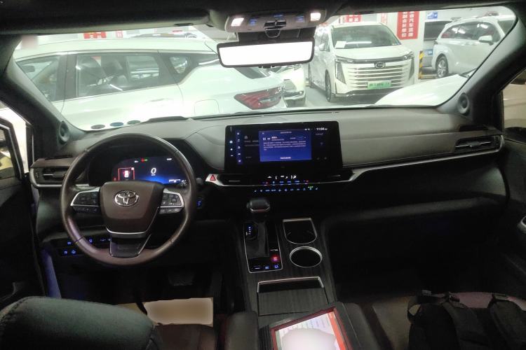 Used Toyota Sienna 2021 2.5L Hybrid Platinum Edition
