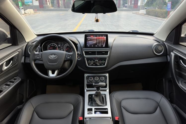 Used Bestune X40 2019 1.6L Automatic Luxury Version China V Emission Standard Interior 6