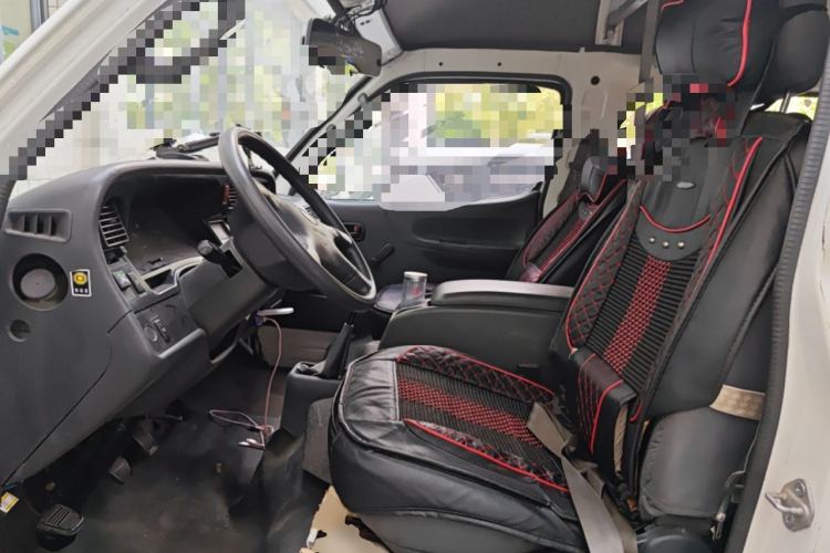 Used Jinbei Hiace 2014 2.0L Fifth-Generation Xiangyun Comfort Type 1 4G20C Left Front Seat