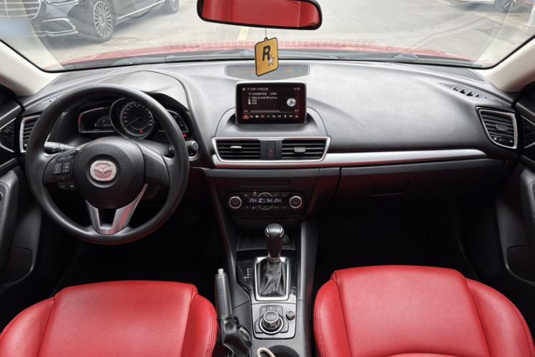 Used Mazda 3 Axela 2016 Sedan 1.5L Automatic Luxury Model