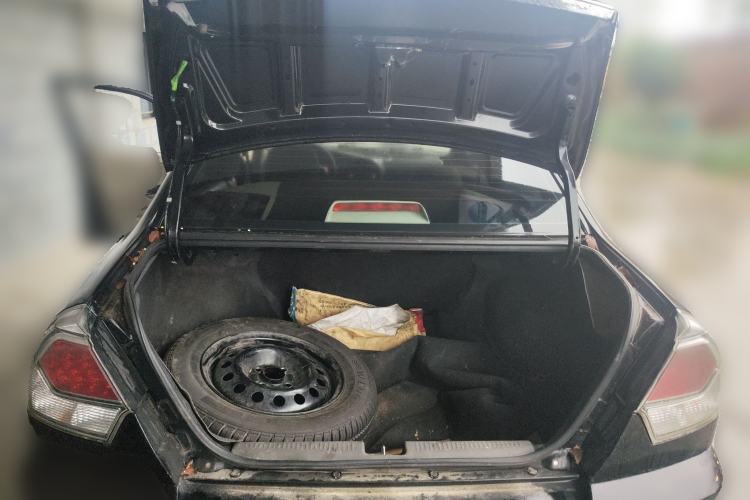 Used Soueast V3 Lingyue 2014 1.5L Manual Smart Edition Trunk