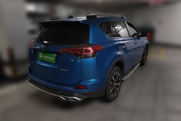 Used Toyota RAV4 2016 2.0L CVT Two-Wheel Drive Fashion Edition China V Standard Rear Right 45 Deg