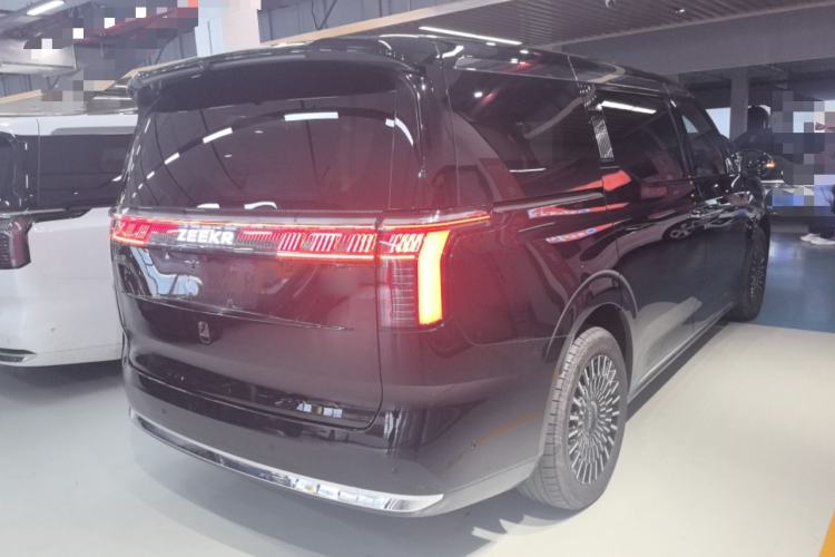 Used Zeekr 009 2024 Six-Seat Executive Version 4WD 108 kWh