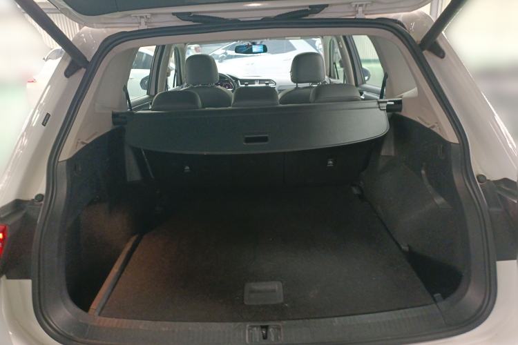 Used Volkswagen Tiguan L 2021 330TSI Automatic Two-Wheel Drive R-Line Enhanced Edition Trunk