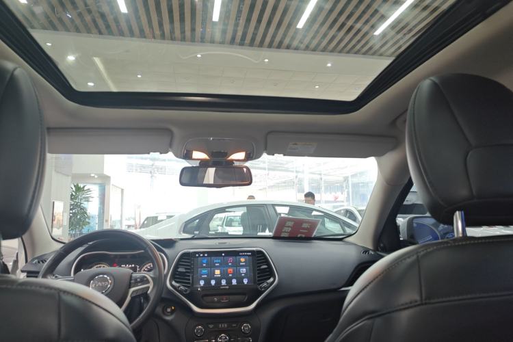 Used Jeep Cherokee 2016 2.4L Professional Edition
