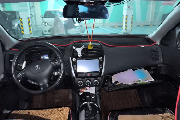 Used Peugeot 4008 2013 2.0L Two-Wheel Drive Luxury Version Center Console