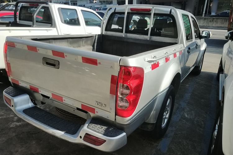 Used Great Wall Wingle 5 2017 2.0T European-spec Diesel Two-Wheel-Drive Entry-Level Big Double-Cab GW4D20D