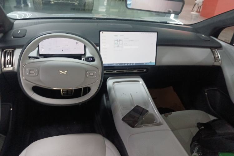 Used XPeng P7+ 2024 Long-Range Max Center Console